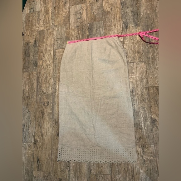 Women’s Richard Malcolm tan linen blend maxi skirt with basket weave pattern hem - Picture 5 of 6